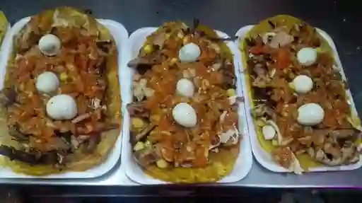 Patacón de Pollo