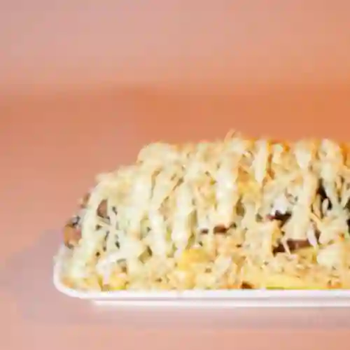 Salchipapas de Pollo Constantino