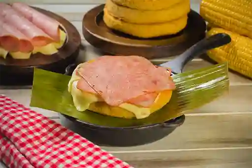 Combo Arepa Jamón Queso