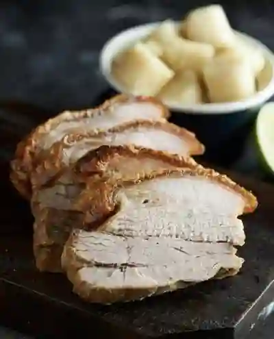 Chicharrones en Caja China