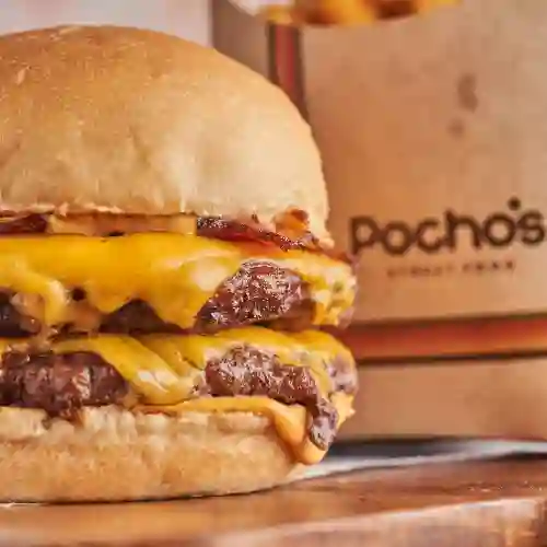 Burguer Pochos Mega Doble +Agua Brisa Botella 600ml