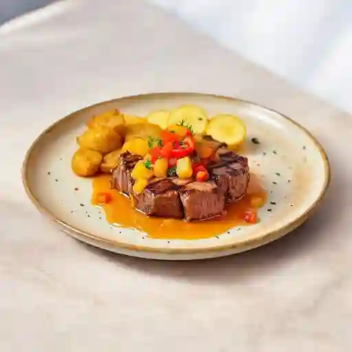 Churrasco Gratinado Con Salsa De Pimentones