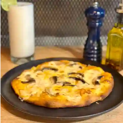 Pizza Pollo Champiñones