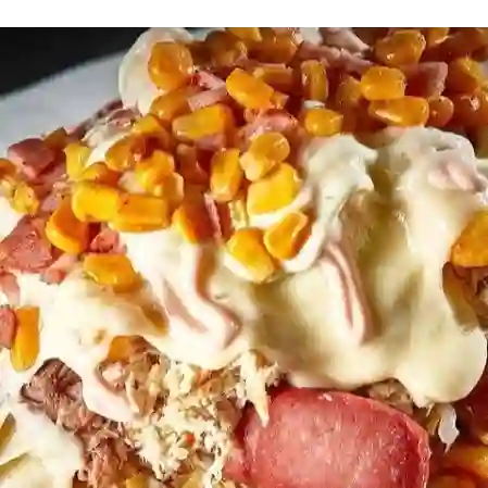 Mega Salchipapa