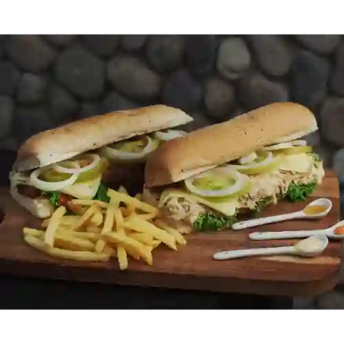 Sándwich Pollo + Sándwich Cerdo + Papas