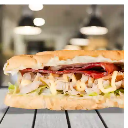 Sándwich de Pollo y Tocineta