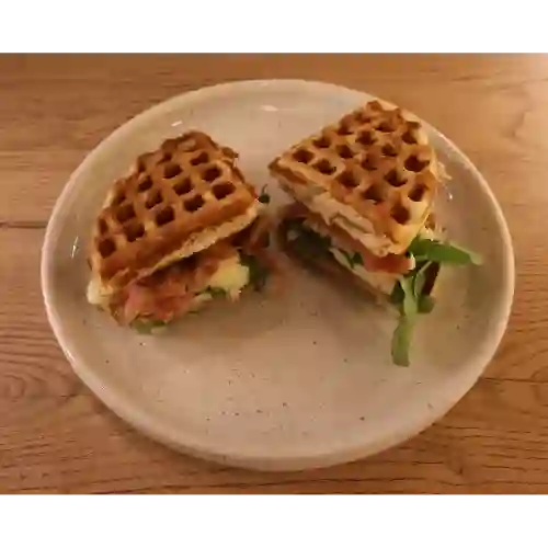 Waffle Cheddar y Tocino