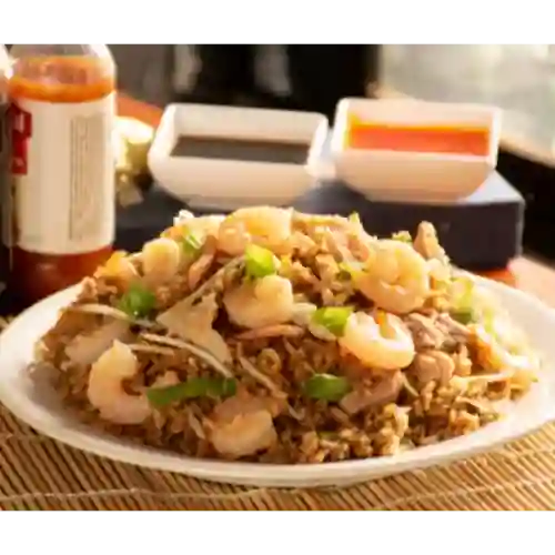25. Arroz Chino con Camarones