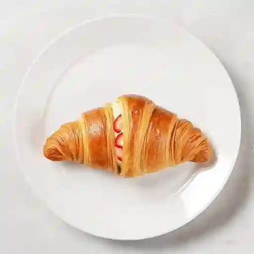 Croissant De Crema De Avellanas Y Fresas