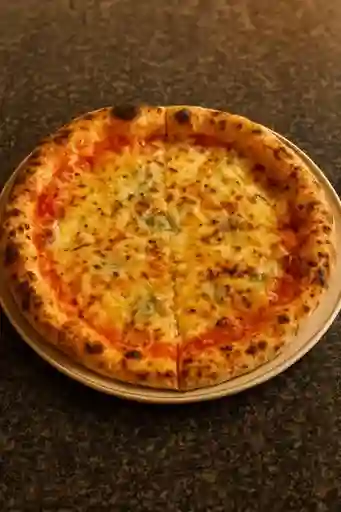 Pizza Cuatro Quesos Tradicional