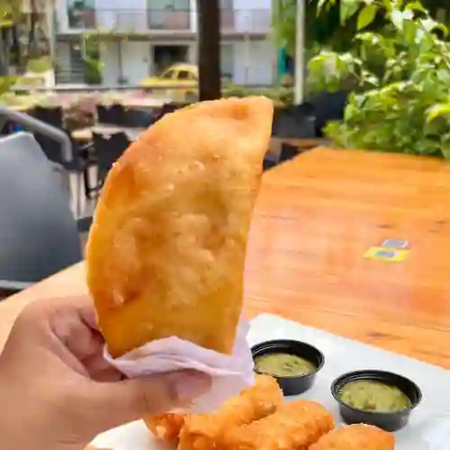 Empanada Cordon Bleu