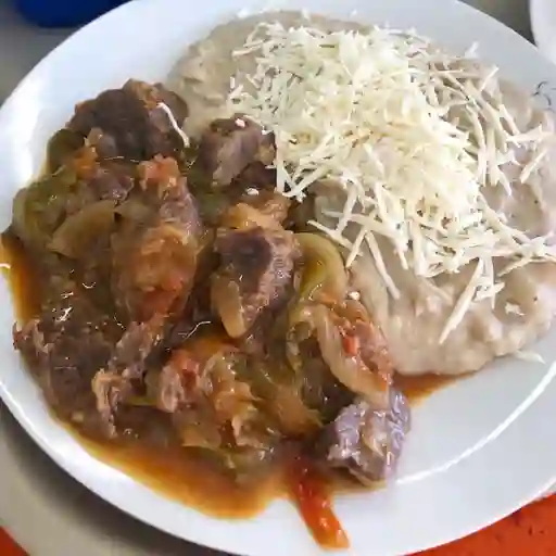 Hígado de Res en Salsa Criolla