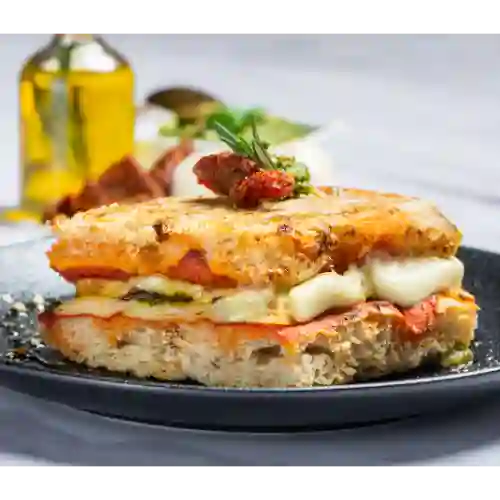 Combo Sánduche en Focaccia Clásico. + Hatsu Azul 400ml