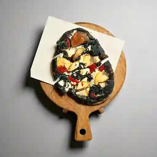 Pizza Negra de Queso Azul
