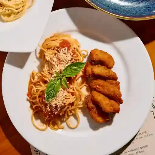 Deditos de pollo apanados con pasta