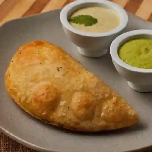 Empanada de Pollo Mechado