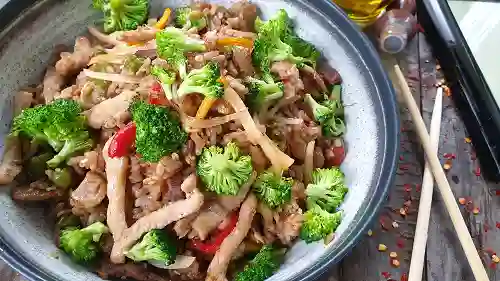 Chaufa O Yakisoba Lomo de Cerdo