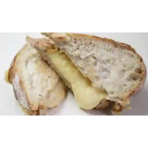Sánduche de Queso en Pan de Masa Madre
