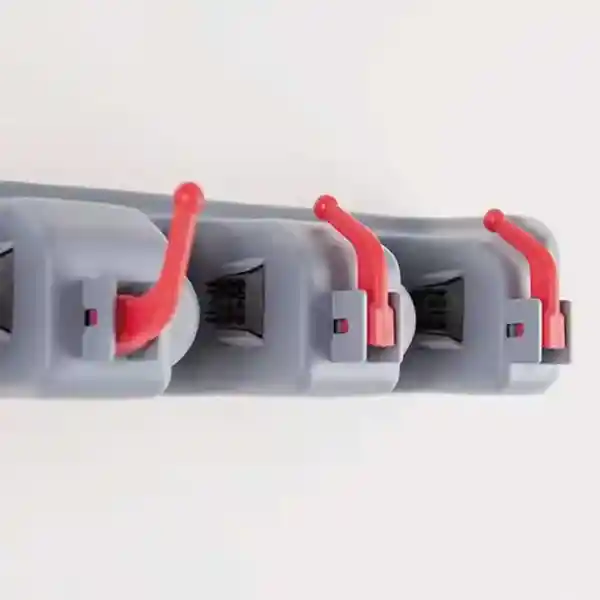 Triple Clean Soporte Para Trapero y Escobas 5 Puestos
