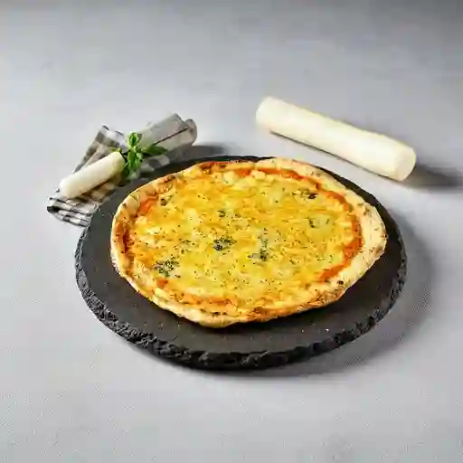 Pizza 4 Quesos Mediana