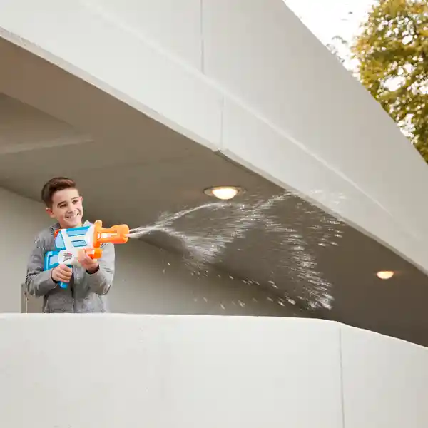 Nerf Lanzador de Agua Super Soaker Twister