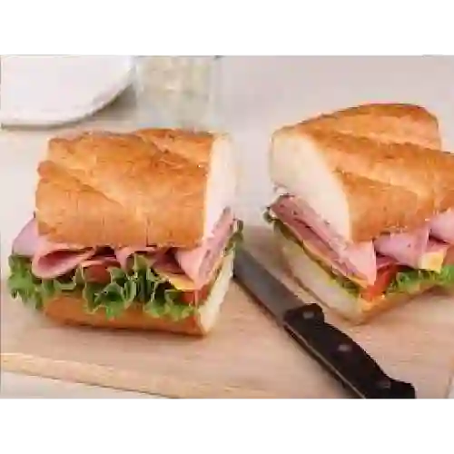 Sandwich de Pernil en Combo