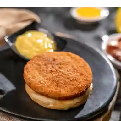 Arepa con Milanesa de Pollo Premium