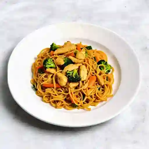 Lo Mein Con Pollo