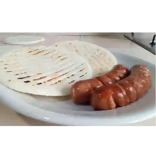 Arepa con Chorizo Queso Jamon