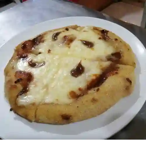 Pizza Arequipe y Queso