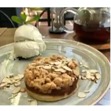 Streusel de Manzana con Helado