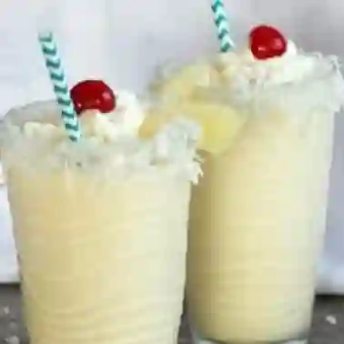 Malteada Piña Colada Extra Grande 22 Onz