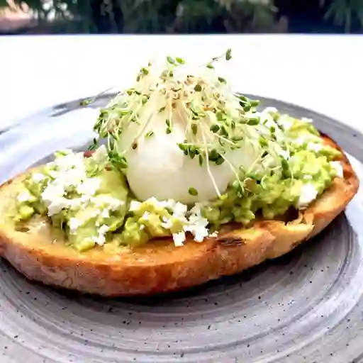 TOSTADA AGUAC QUESO FETA HUEVO POCHE