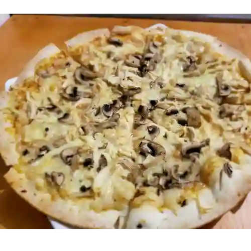 Pizza Pollo Champiñones