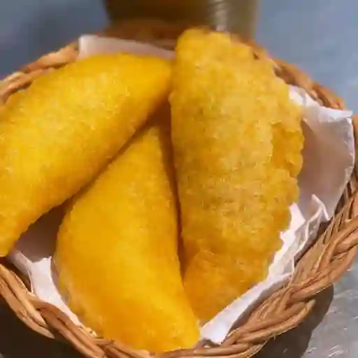 3 Empanadas Vallunas Fritas