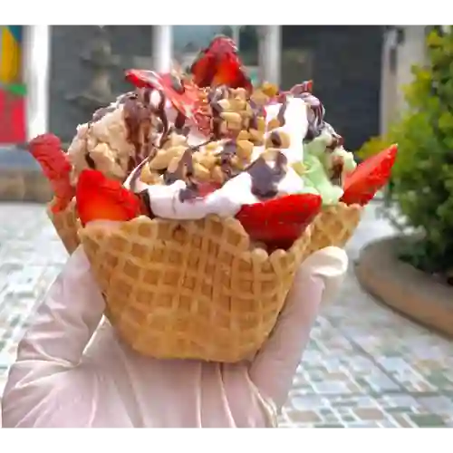 Canasta Fresas con Crema