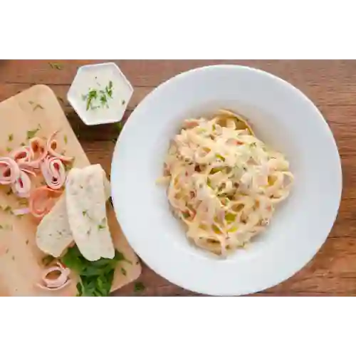 Pasta Carbonara + Bebida