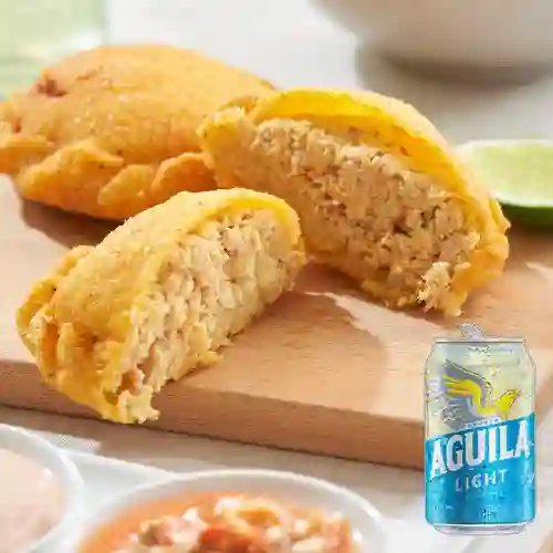 Combo Pastel de Pollo + Cerveza Aguila Light Lta 330ml