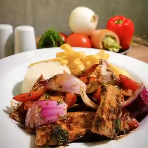Pollo saltado peruano