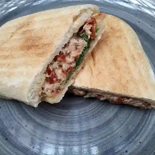 SAND ATUN CON SALSA TOMATE SECOS