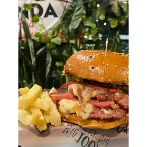 Hamburguesa Clásica Panda Doble Carne + Papas