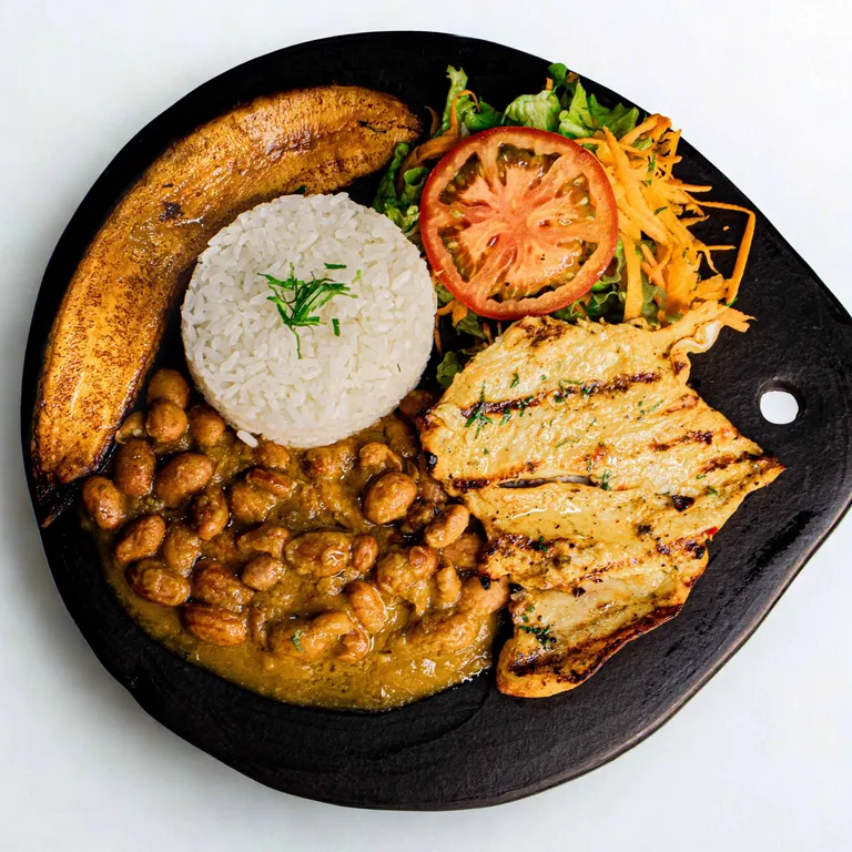 Fríjoles con Pechuga