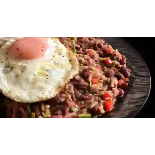 Calentado de Frijoles con Huevo
