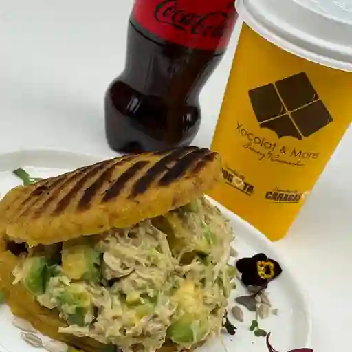 Combo arepa reina + coca cola zero