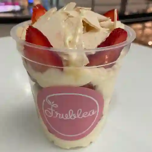 Fresas con Crema y Oblea