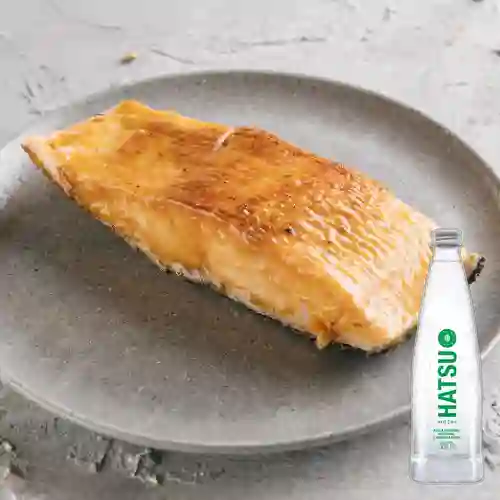 Combo Salmón + Hatsu Mineral Con Gas 300 ml