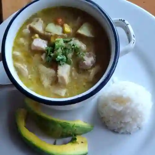 Combo Mondongo con Bebida