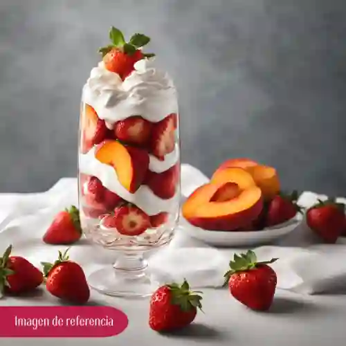 Fresas con Crema y Durazno.