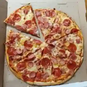 Pizza Salchicha de Cerdo 3 Quesos