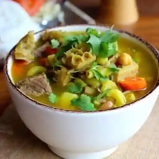 Caldo con Arroz y Patacon
